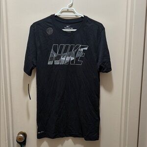 Nike Men's Black T-Shirt